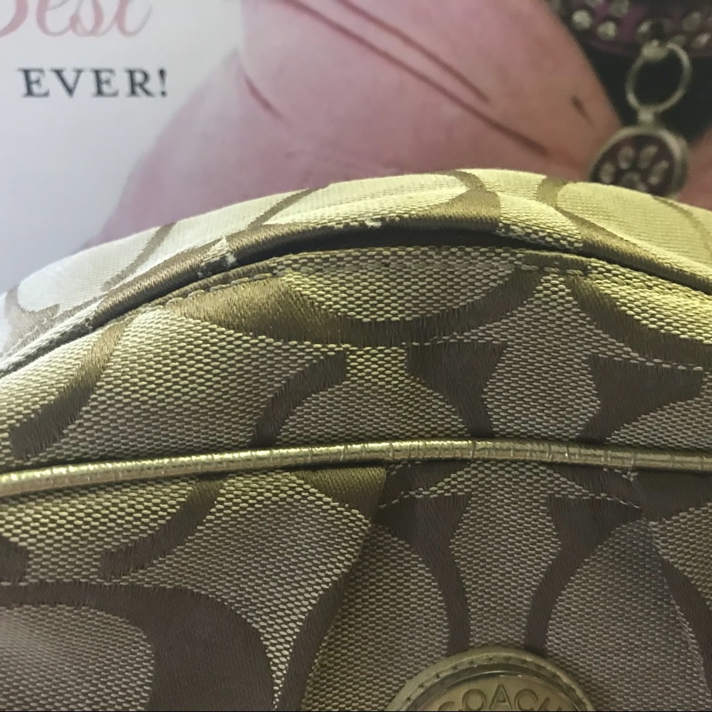 Backpack - Picture 6 of 8
